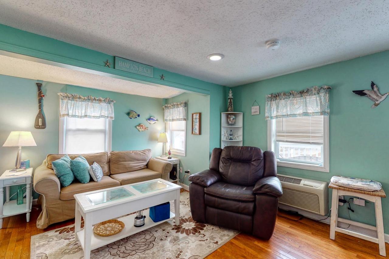 Hampton Beach Hangout & Nancy'S Villa Exterior photo