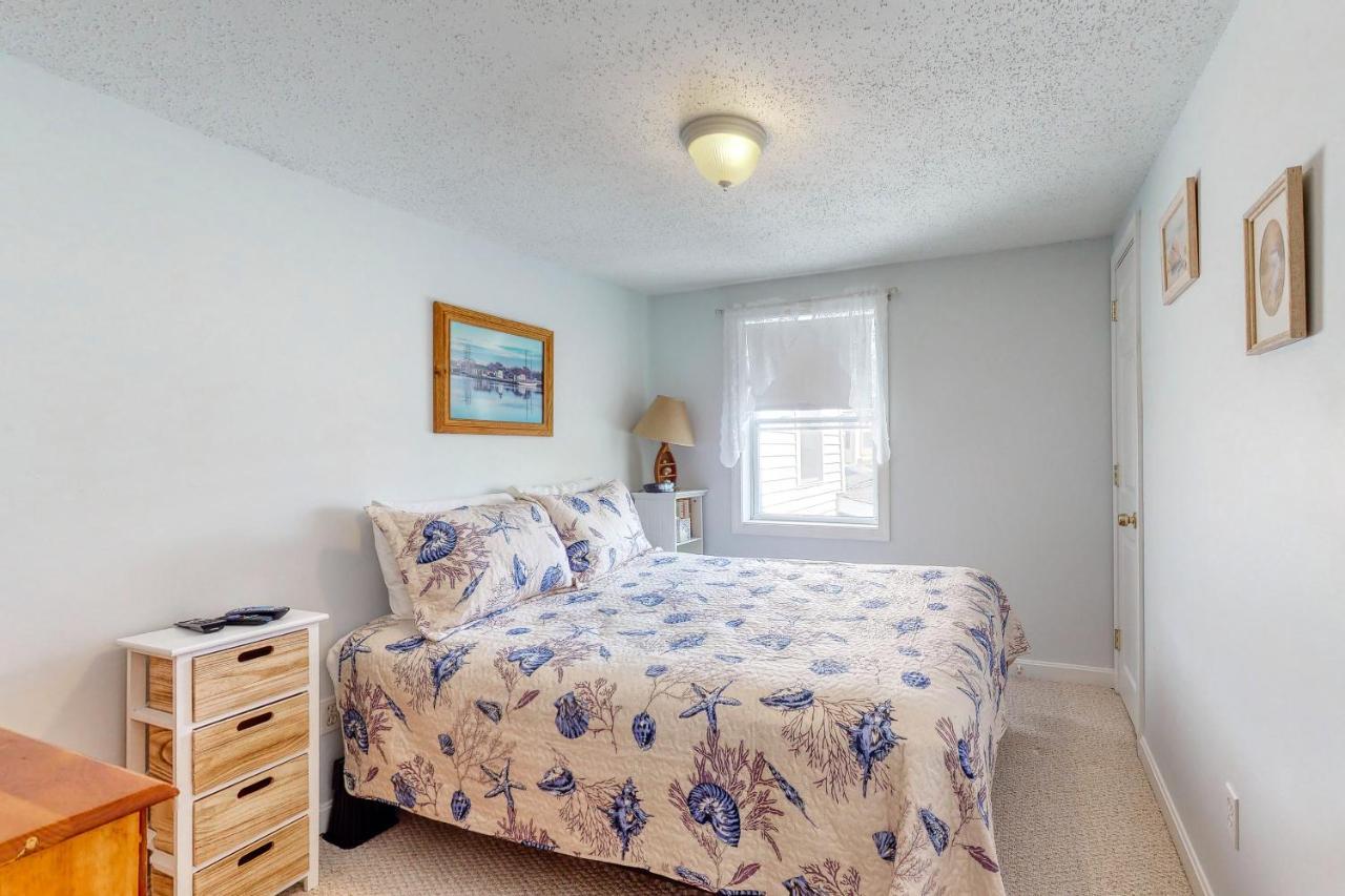 Hampton Beach Hangout & Nancy'S Villa Exterior photo