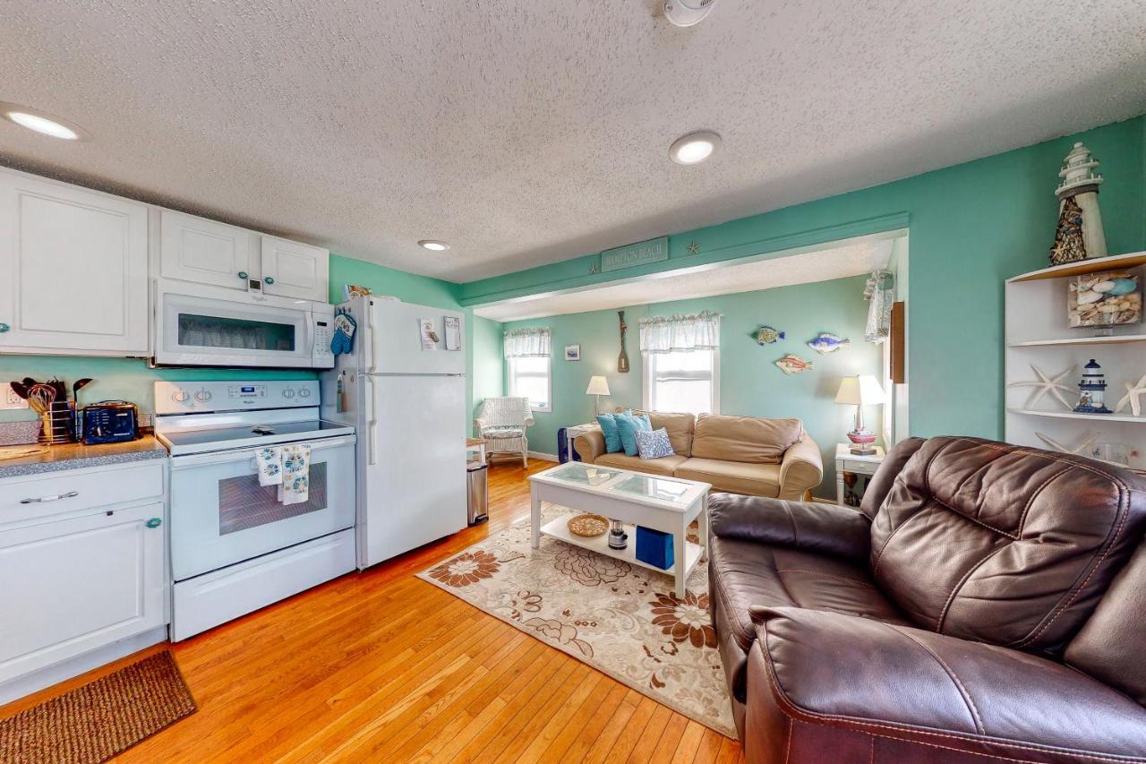 Hampton Beach Hangout & Nancy'S Villa Exterior photo