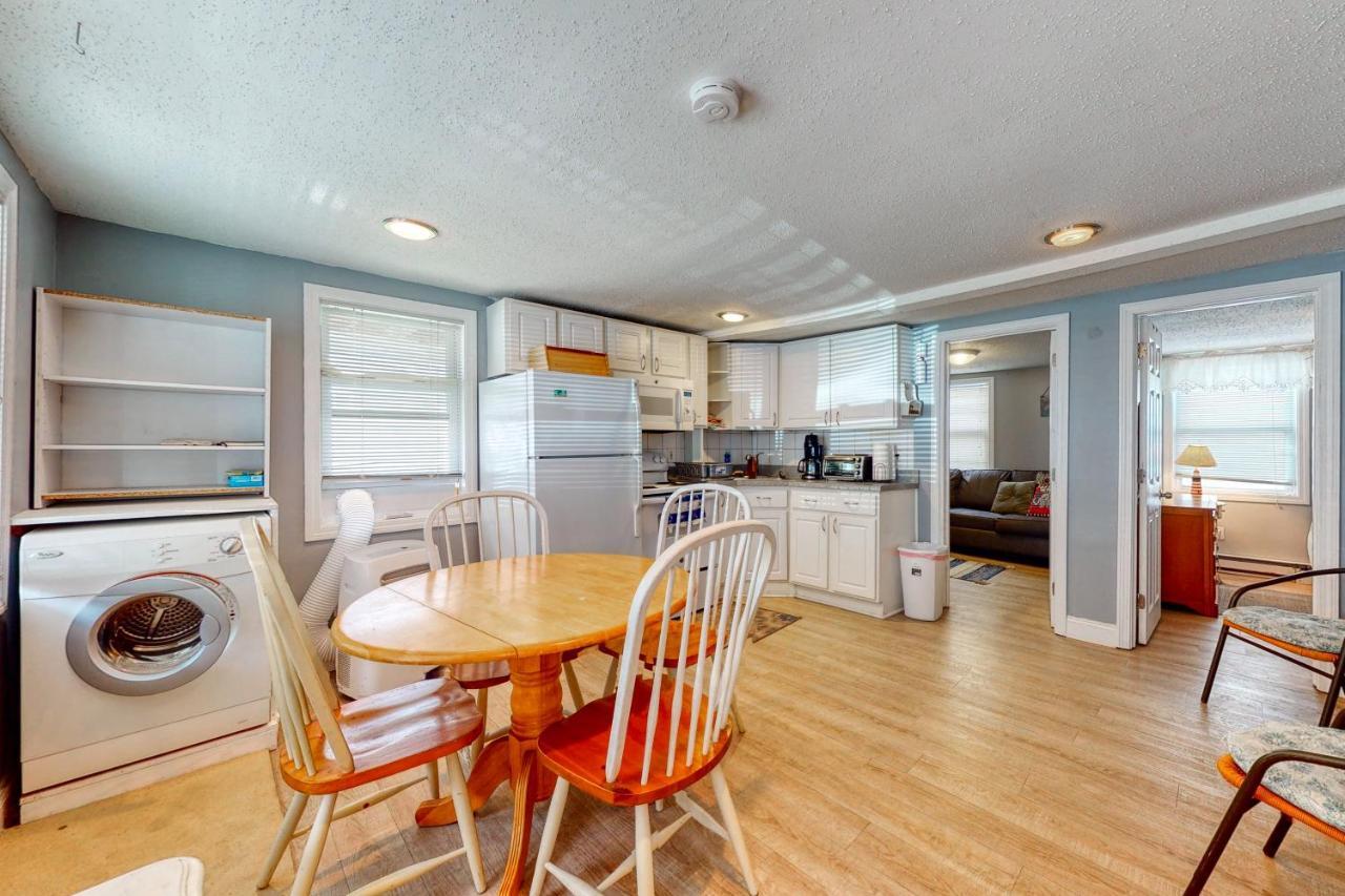 Hampton Beach Hangout & Nancy'S Villa Room photo