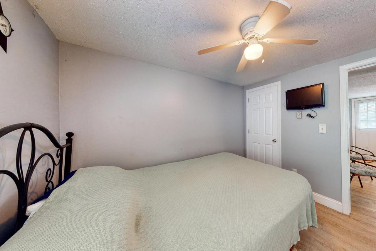 Hampton Beach Hangout & Nancy'S Villa Room photo