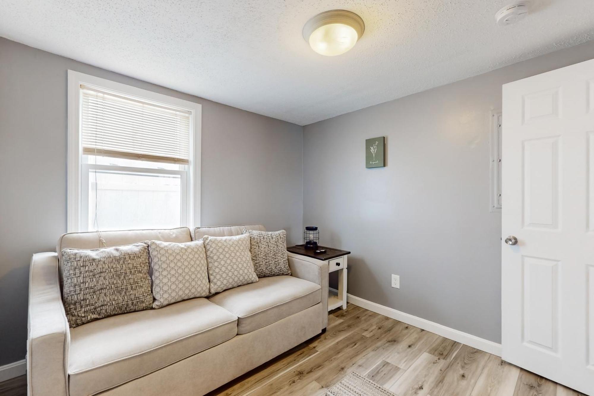 Hampton Beach Hangout & Nancy'S Villa Room photo