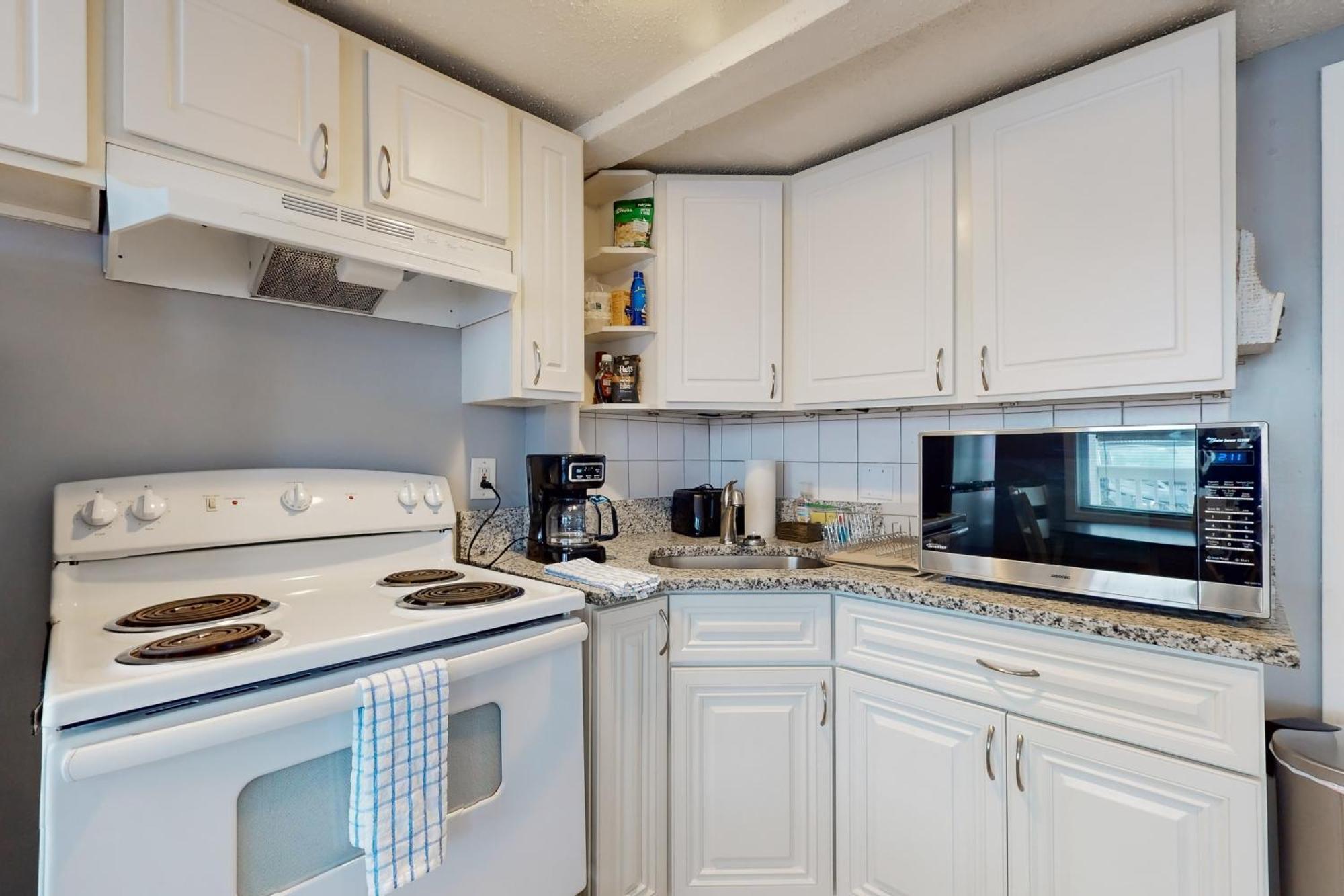Hampton Beach Hangout & Nancy'S Villa Room photo