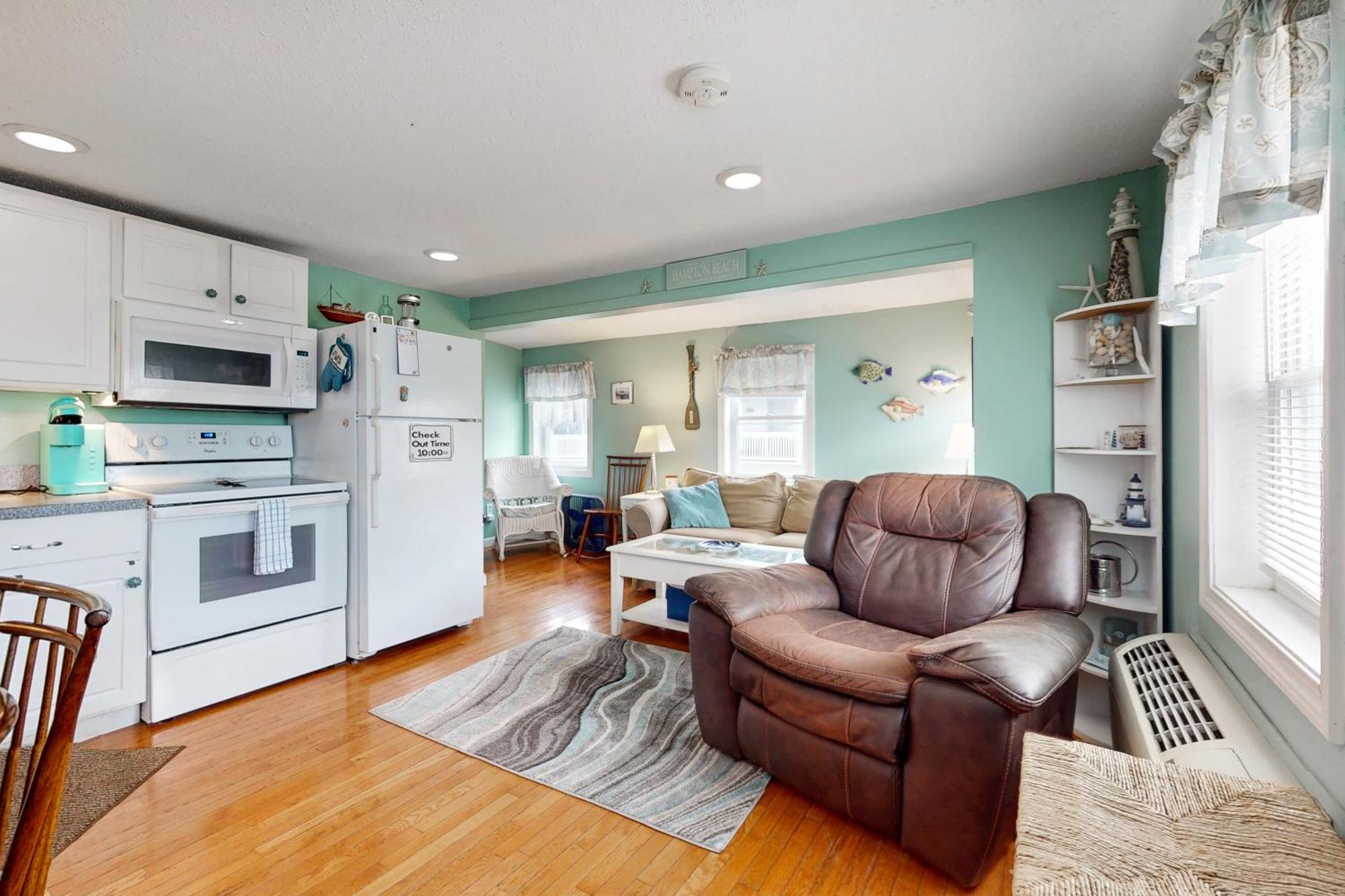 Hampton Beach Hangout & Nancy'S Villa Room photo